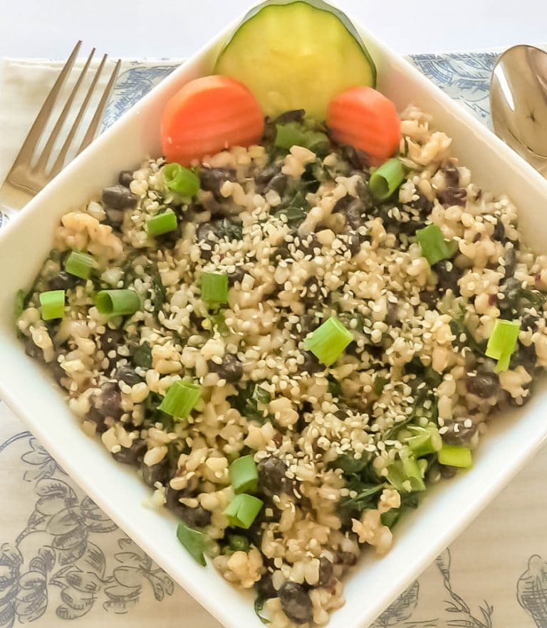 Black Beans & Brown Rice with Garlicky Kale | vegan | kiipfit.com