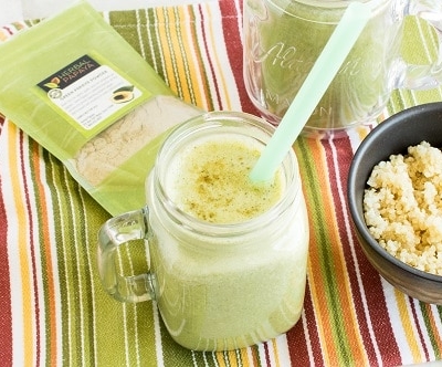 A 45 degree angle of Green Papaya Powder Spinach Quinoa Smoothie