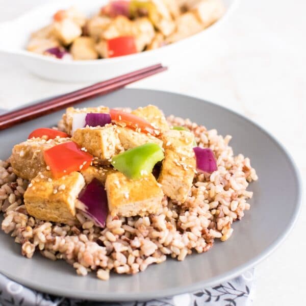 Sweet and Spicy Tofu | vegan + Asian Dinner | kiipfit.com