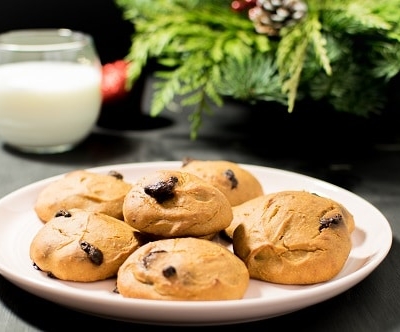 A plate full of Peanut Butter Chocolate Quinoa Cookies