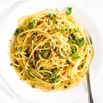Top view of Spaghetti Aglio e Olio