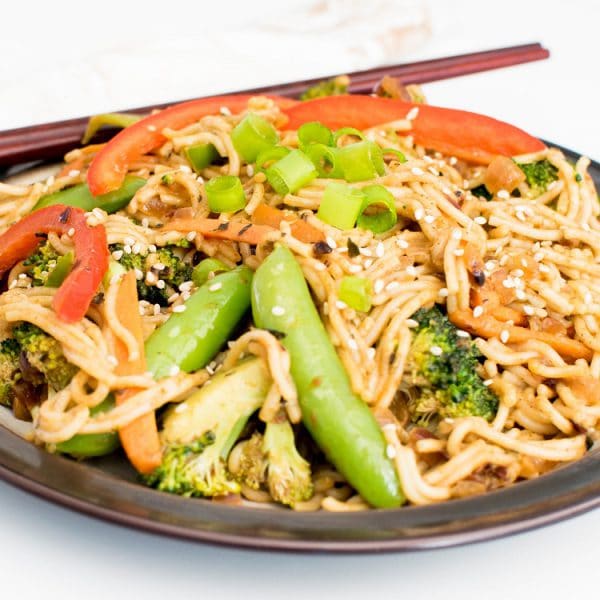 Almond Butter Vegetable Stir Fry Noodles | V + GF | kiipfit.com