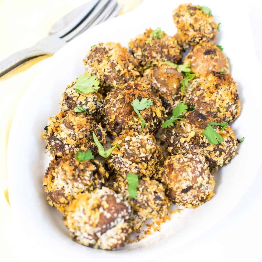 a 45 degree angle view of air fryer mushrooms.