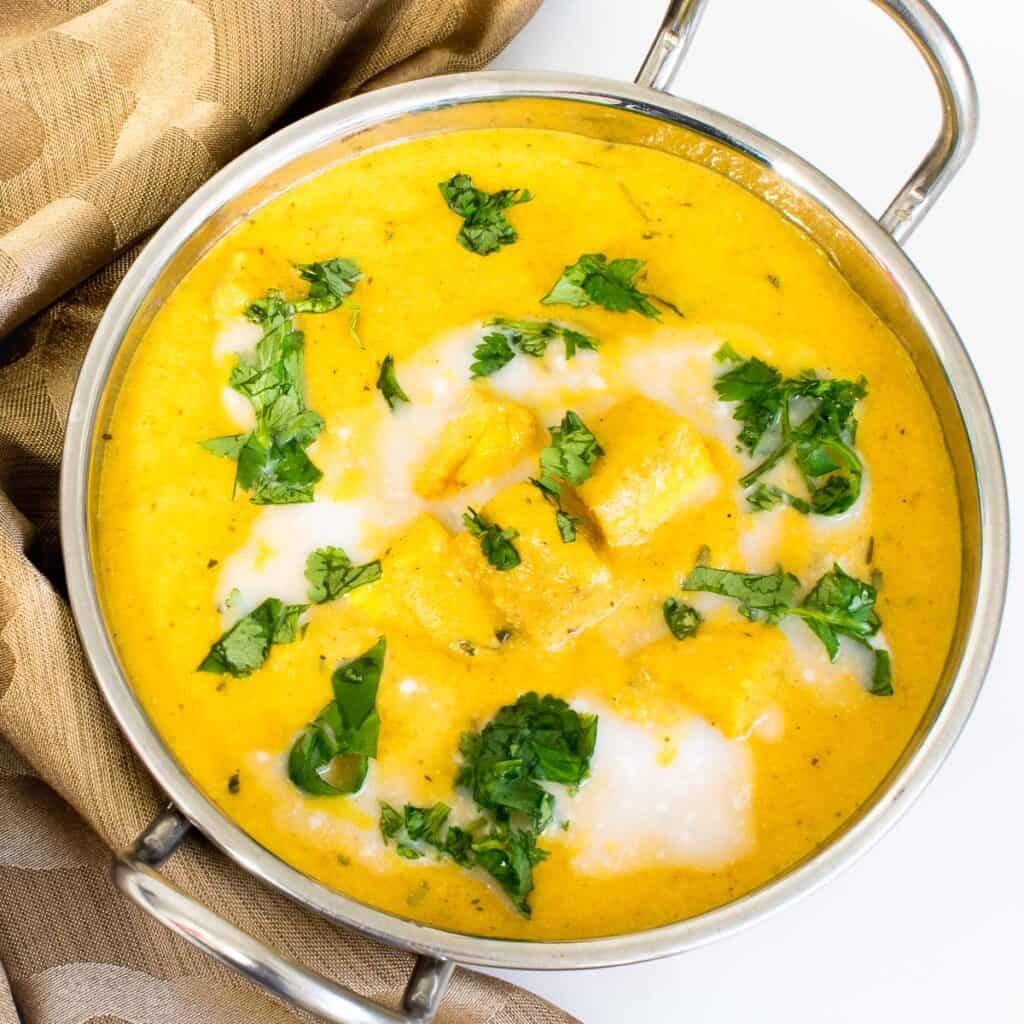 top view of butter tofu in kadhai.