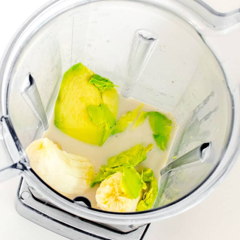 Avocado Milkshake | vegan + gluten free + dairy free | kiipfit.com