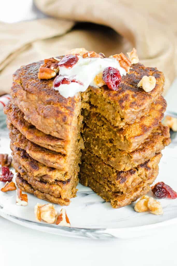 a front view of sliced vegan gingerbread pancakes. 