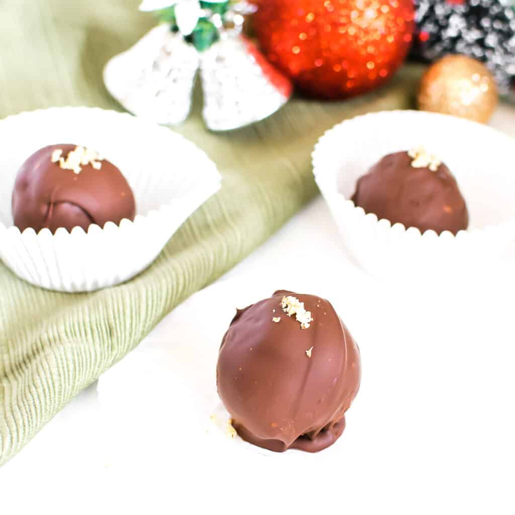 front view of gingerbread truffles.