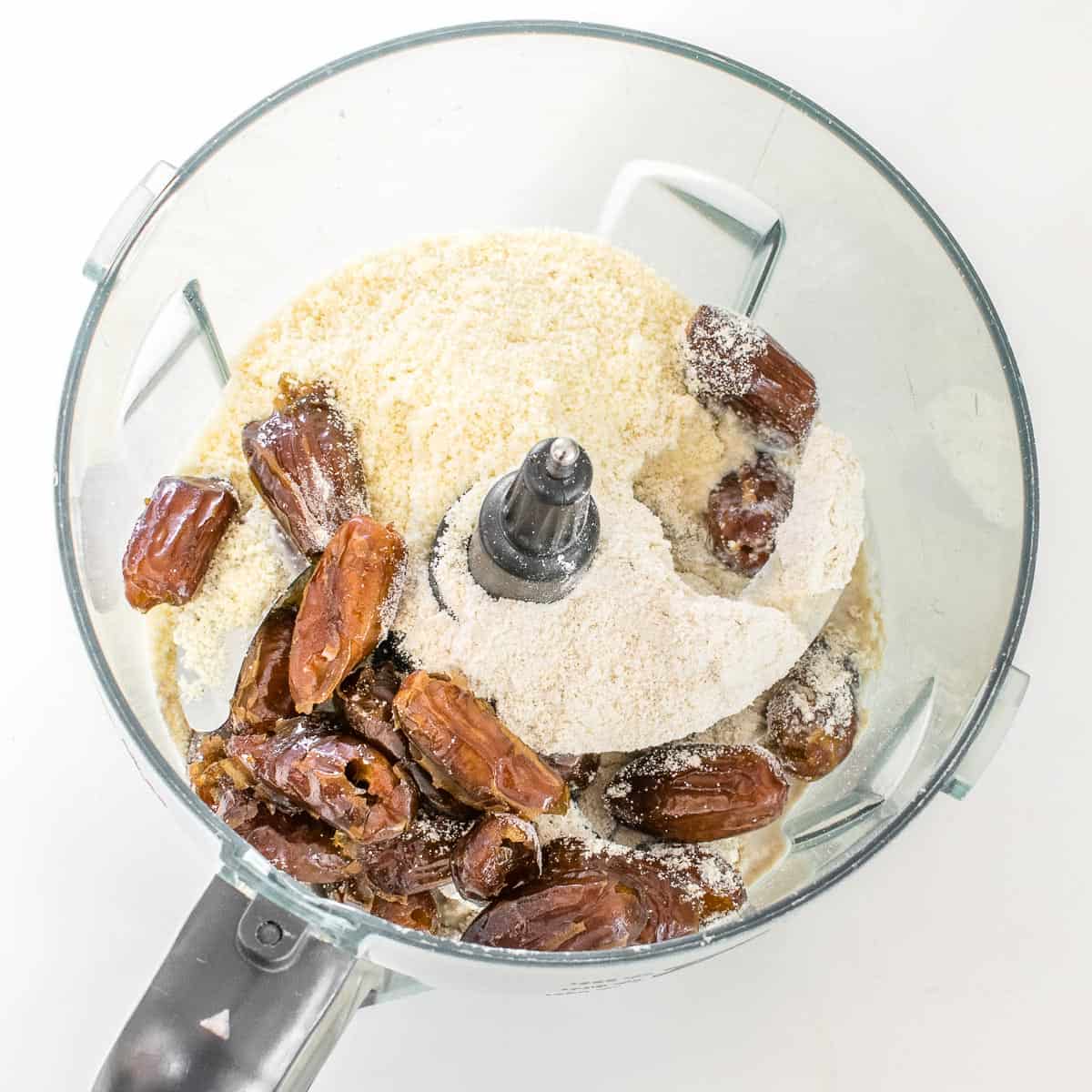 Easy Vegan Chocolate Pie (No Tofu) - kiipfit.com