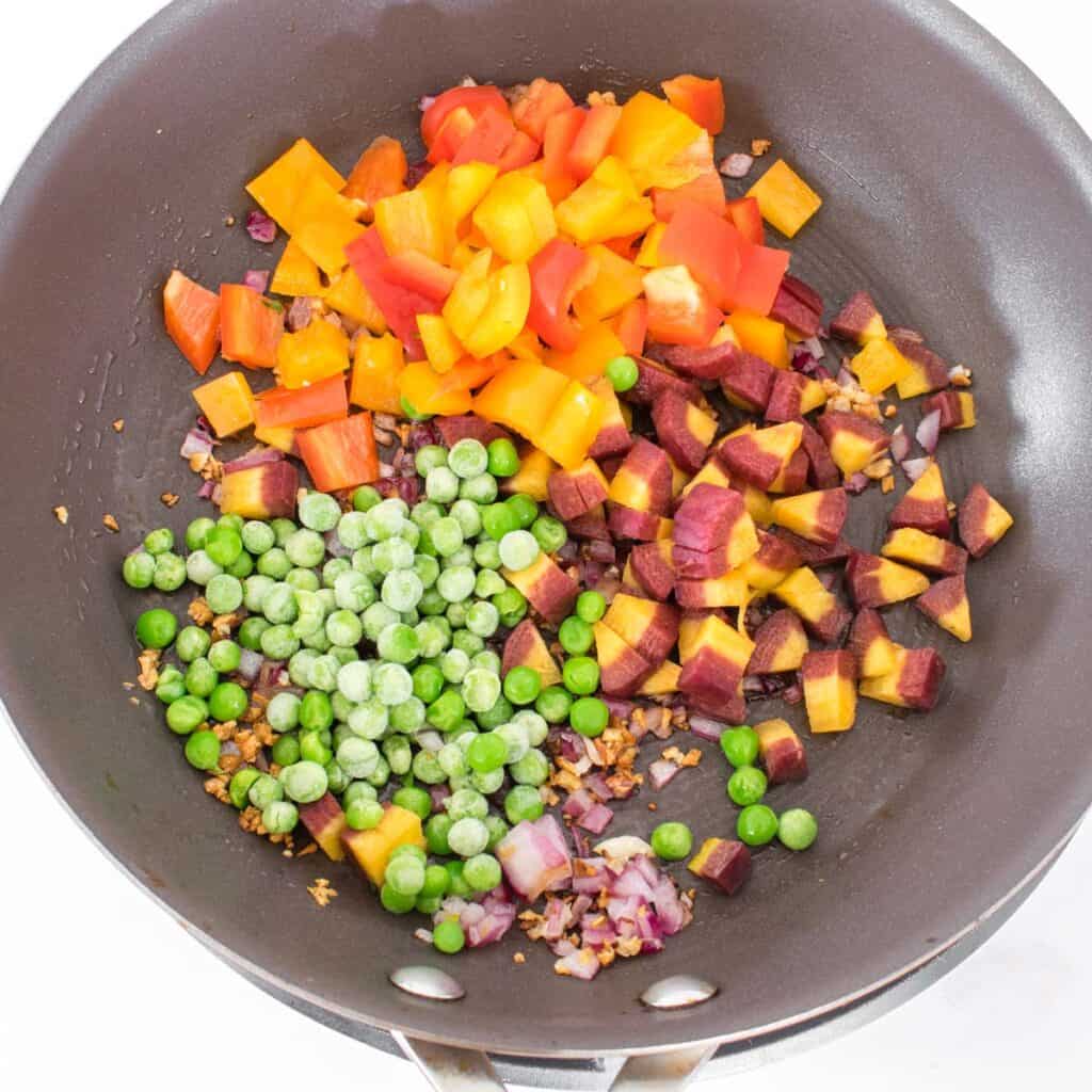 Vegan Scrambled Tofu Fried Rice with Vegetables - kiipfit.com